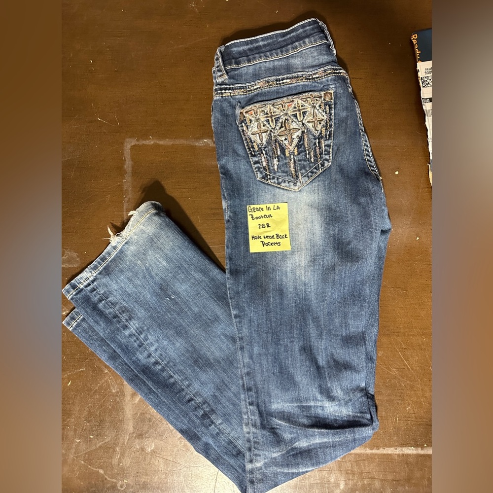 GRACE IN LA BOOTCUT 28R *HOLES NEAR BACK POCKET *